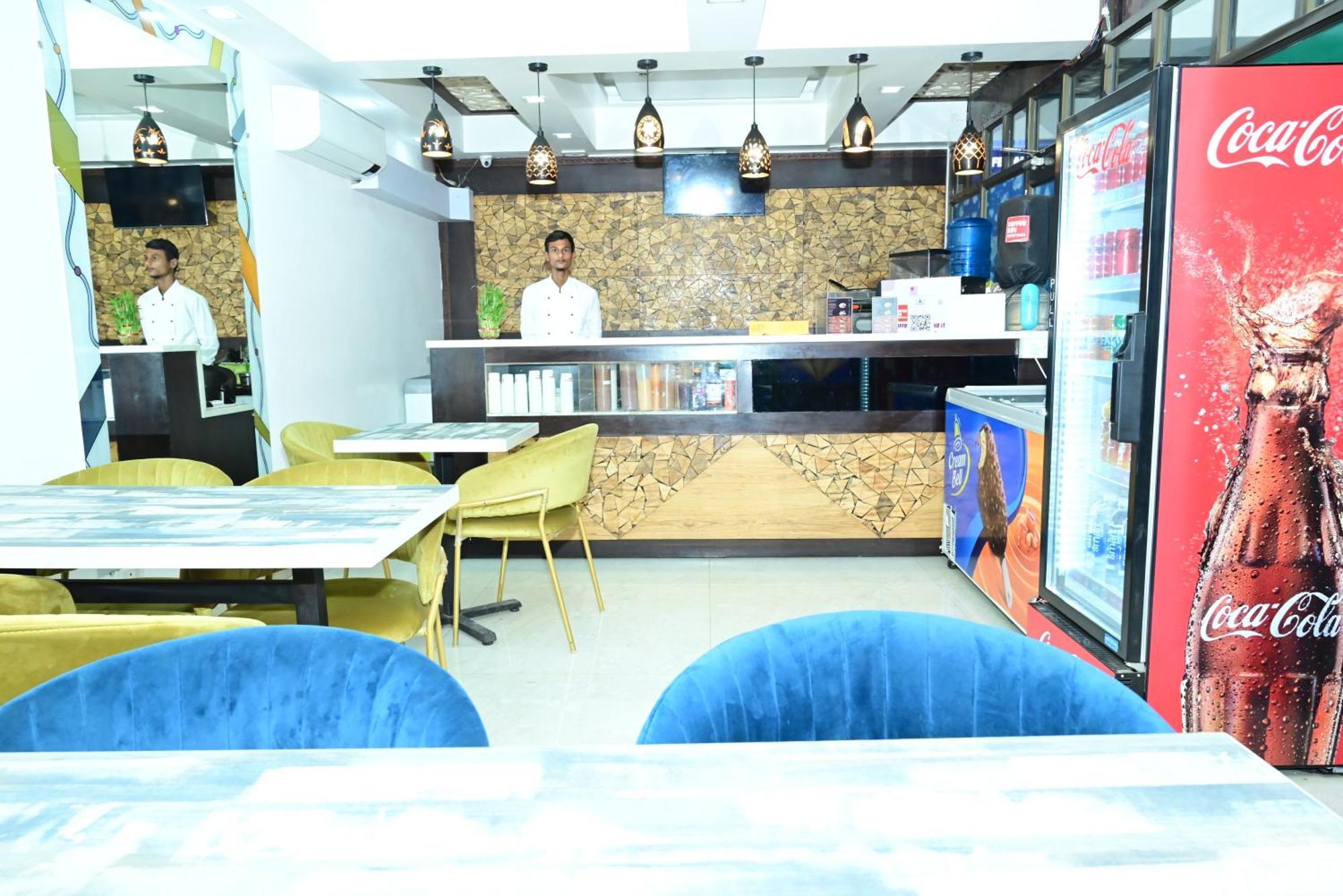 Hotel Sgt Plaza バラナシ エクステリア 写真