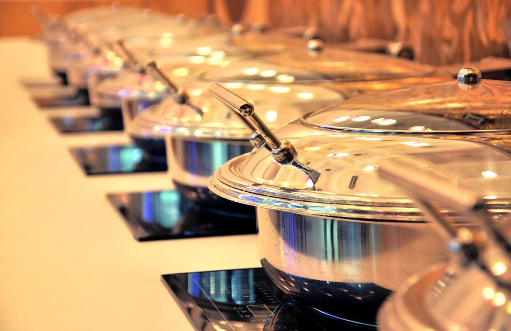 Hotel Sgt Plaza バラナシ エクステリア 写真