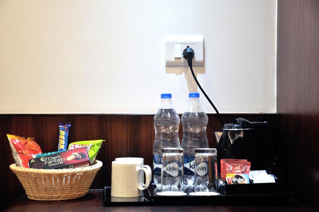 Hotel Sgt Plaza バラナシ エクステリア 写真